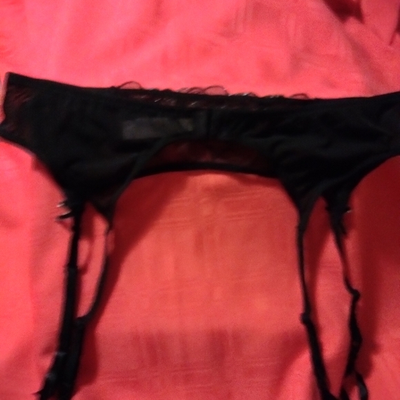 Garters - Picture 2 of 3